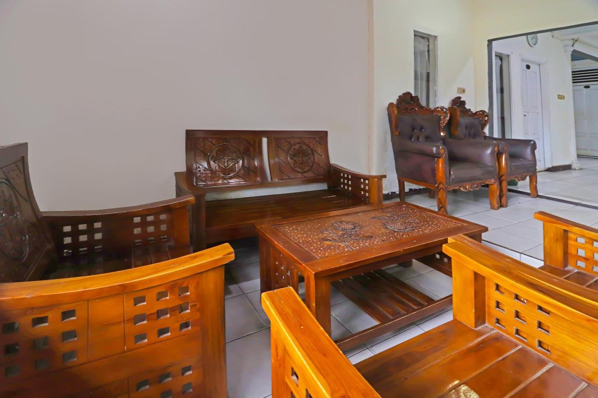 Bangko Oyo 92484 Wisma Permata Syariah מראה חיצוני תמונה